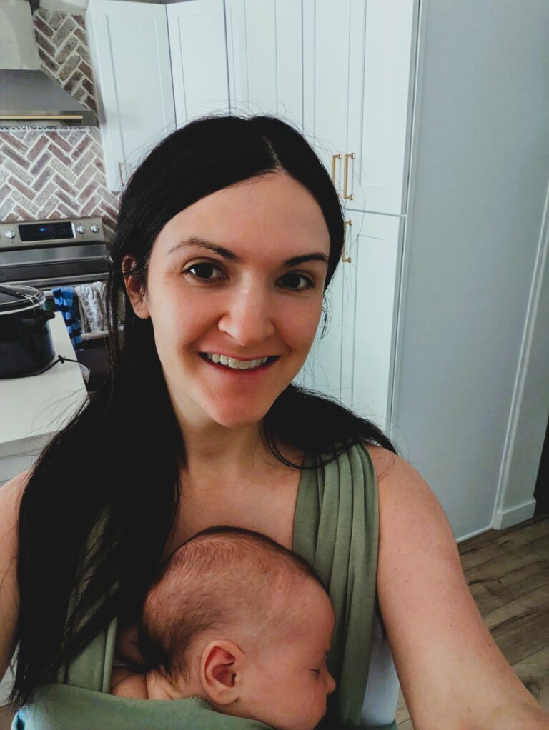 Discover my life-saving postpartum snacks every new mom needs. Nurse-approved, easy, and one-handed, these snacks kept me fueled, sane, and supported in the exhausting first weeks after baby.