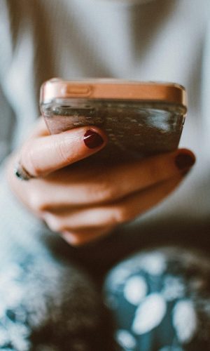 pexels-fotios-photos-1786457 Social media is so addicting whether it's Facebook, Instagram, or Pinterest. It can keep us there for hours if we let it.